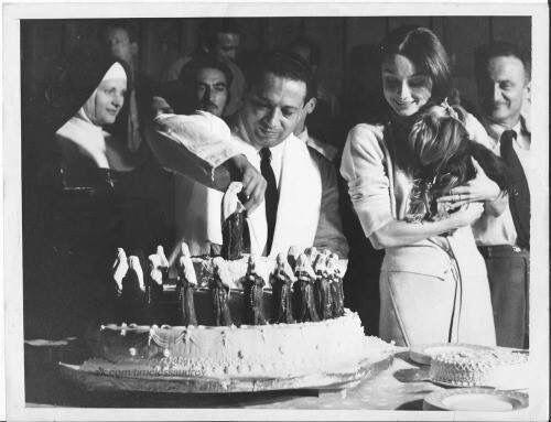 Photographer unknown.