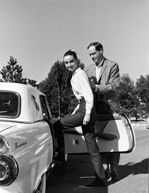 Photographed by Phil Stern.